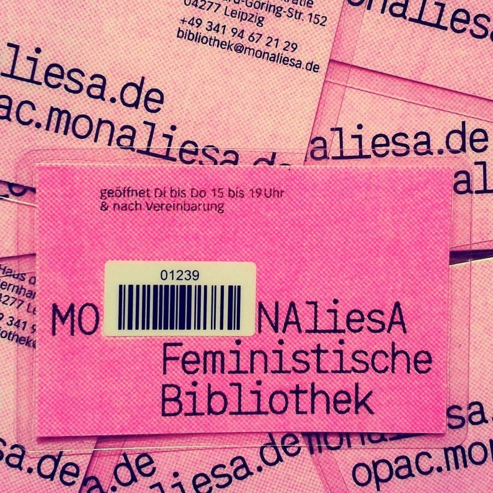 Nutzer*innenausweise der MONAliesA liegen übereinander / Bildrechte: MONAliesA